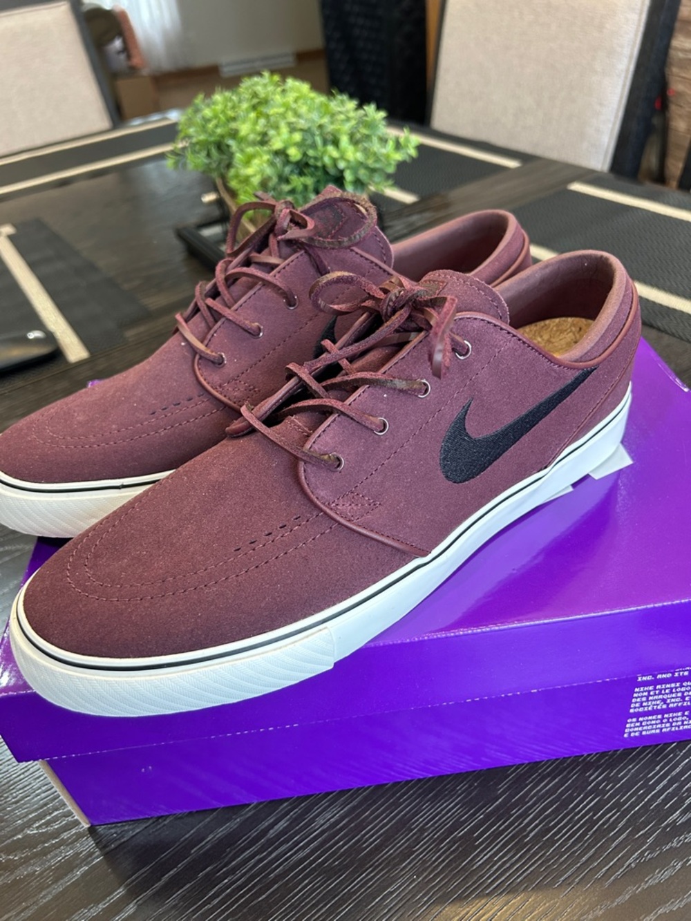 NEW! Nike Men’s SB Zoom Janoski OG + Size 11 Burgandy